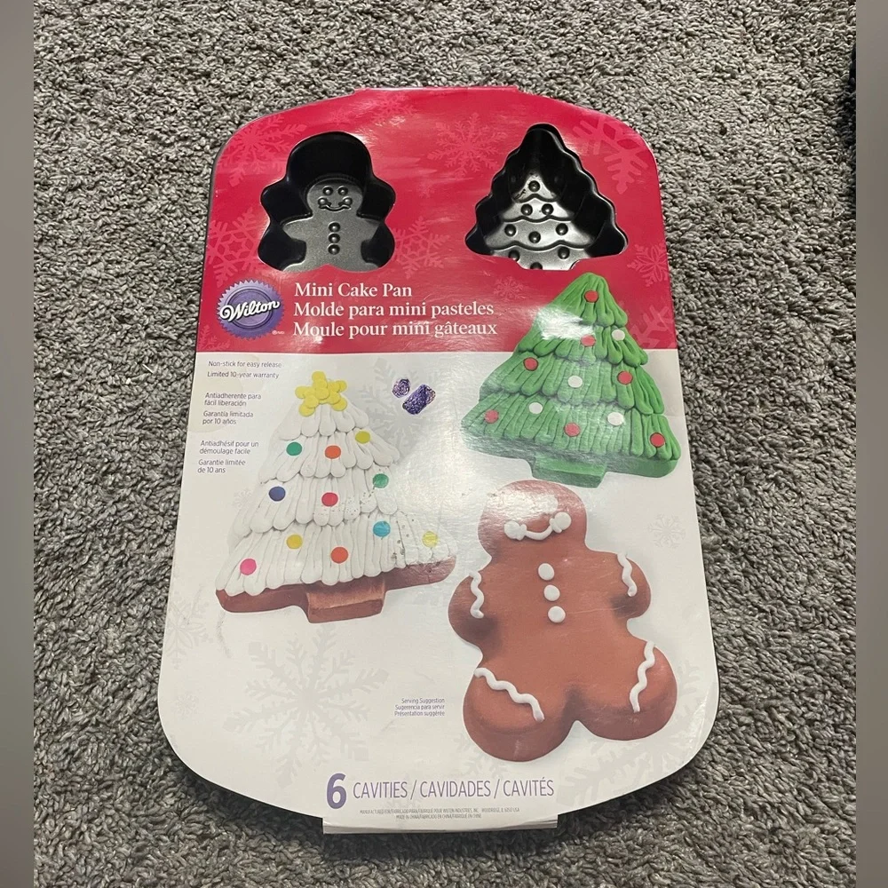 Wilton Pan Christmas Gingerbread Christmas Tree‎ non stick NWT bakeware